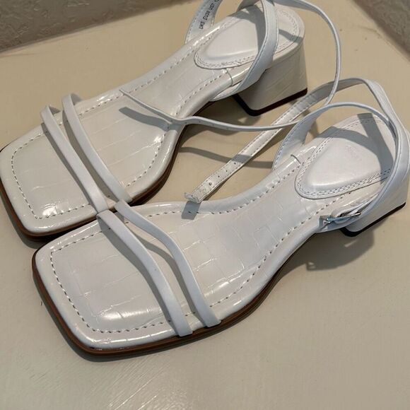 ASOS Women's 7 Strappy Block Heel White Faux Leather Square Toe Semi Formal New - Picture 2 of 11